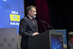 G. Wrona,