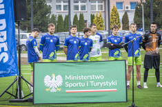 Zawodnicy sekcji sportowych przed meczem podczas otwarcia nowego kompleksu sportowego Politechniki Rzeszowskiej,